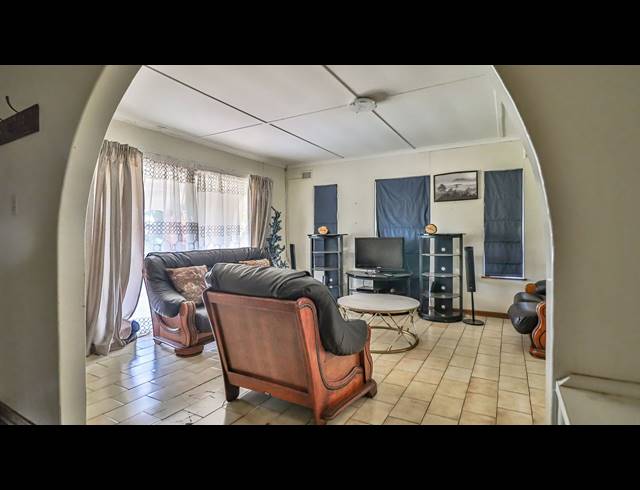 4 BEDROOM HOUSE FOR SALE IN CLARENDON